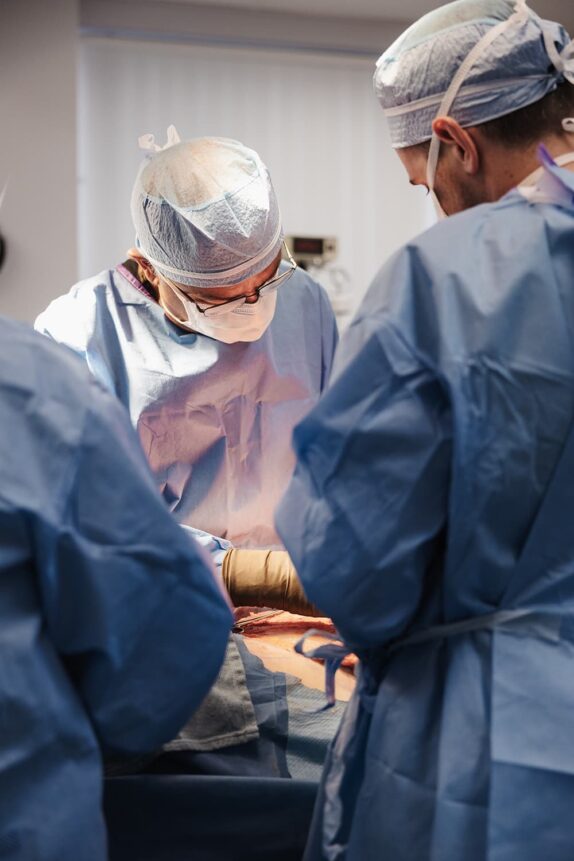 Plastic surgeons in Boston performing plastic surgery in accredited surgical facility